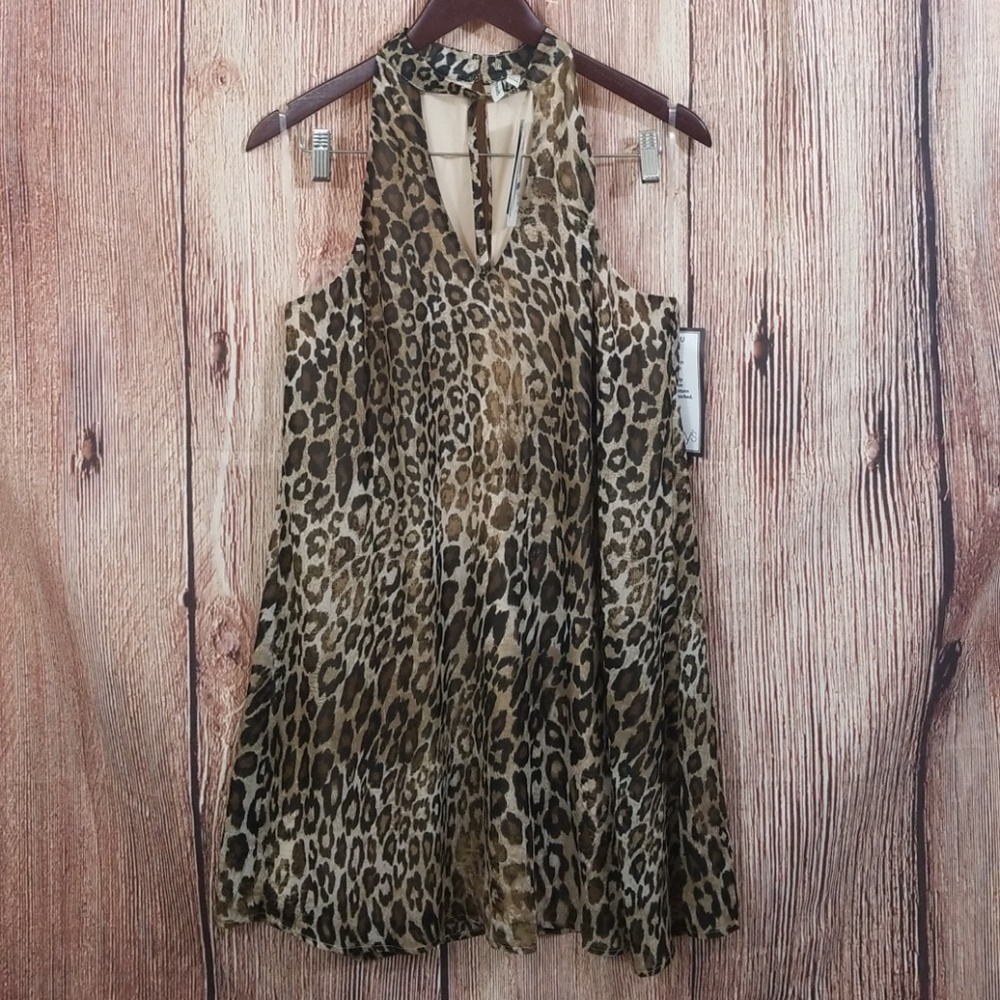 Lightweight open shoulders halter dress